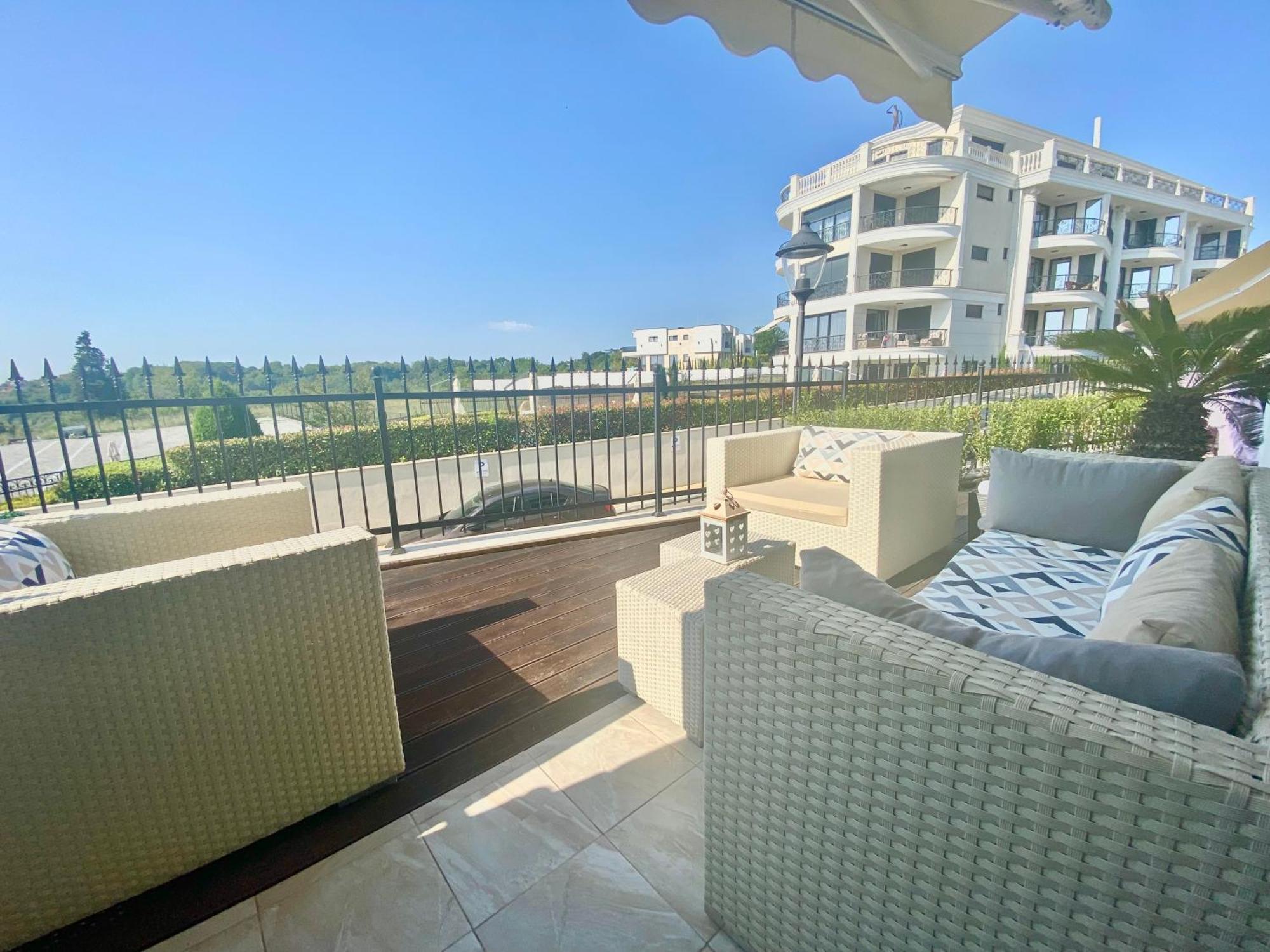 Apartments In Complex Panorama เชอร์โนโมเรทส์ ภายนอก รูปภาพ